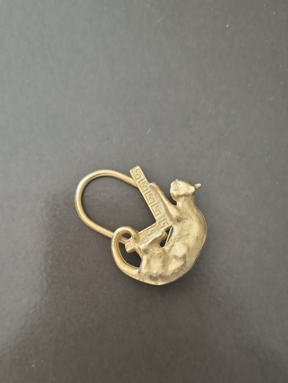 🍁 3/$25 Gold Tone Cat Pin
